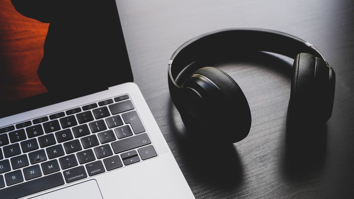 Desk Phones vs Softphones vs Headsets: What Does Your Team Need?