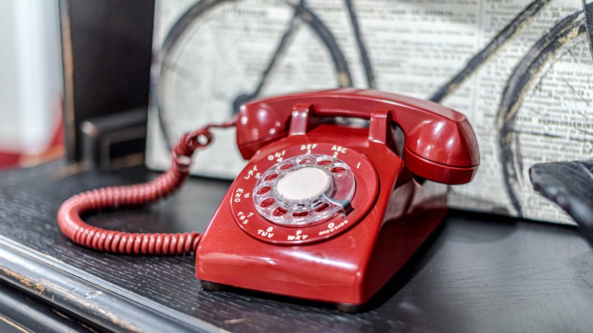 VoIP vs Landline: Which Is Right for Your Business?
